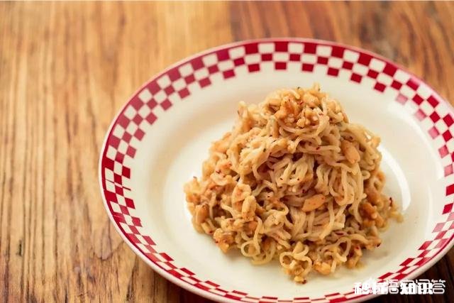 方便面是煮着好吃还是泡着好吃，你们说哪个牌子泡面最好吃