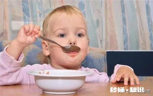 10个月会爬的宝宝吃什么辅食好