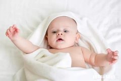 宝宝2个月，出院三天，奶粉加到50毫升一顿，可以吗