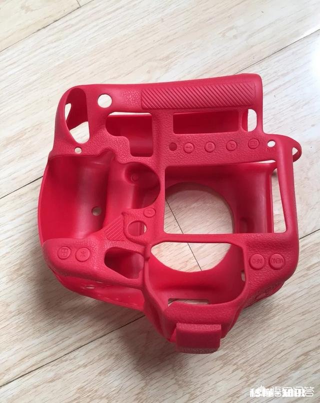 用单反相机你们都给套保护壳吗有什么优缺点