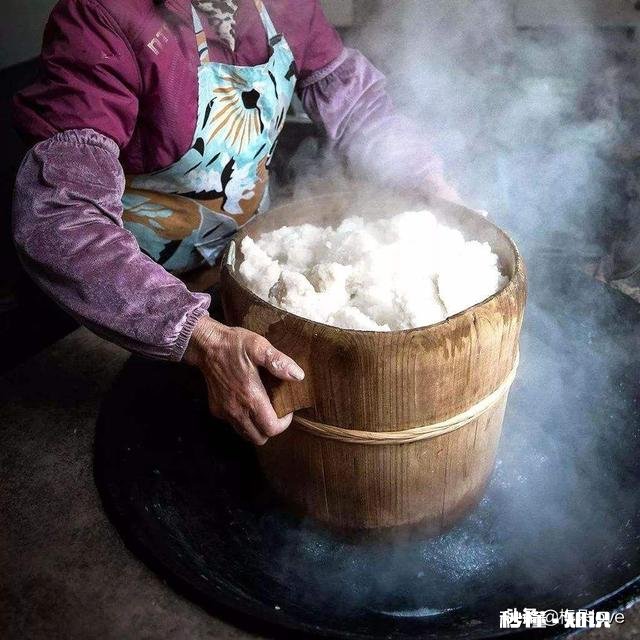 大家都说糍粑烤着好吃糍粑是怎么制作的