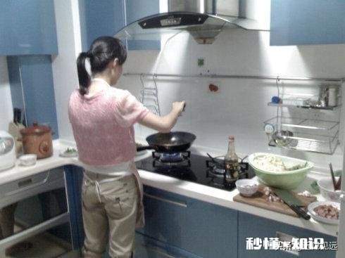 男人给自己的女人买卫生巾丢人吗