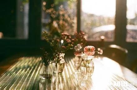 我们都是第一次生而为人，是否应该迁就别人