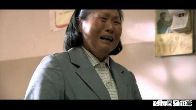 城里儿媳妇生小孩，农村公婆把一年的辛苦钱全给了儿媳妇，现在儿媳妇还是不高兴，该怎么办