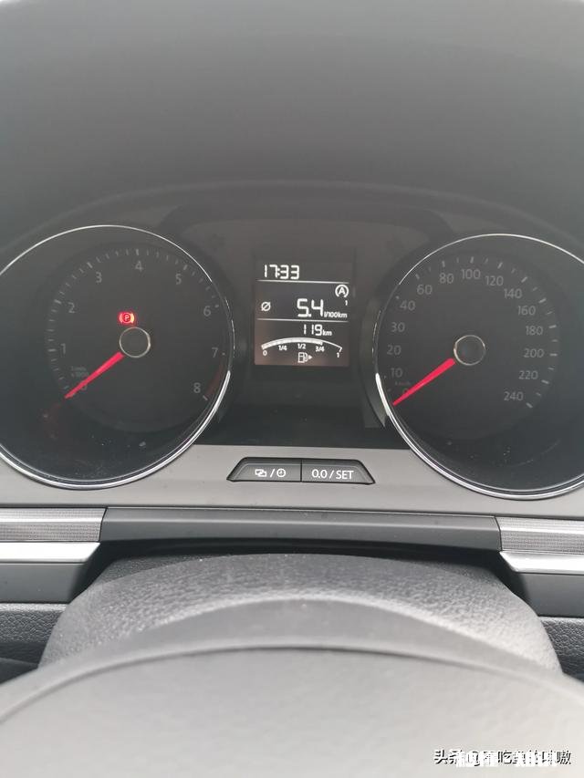 想买一辆10万以下的手动挡车，配置要中高配的，有什么推荐吗