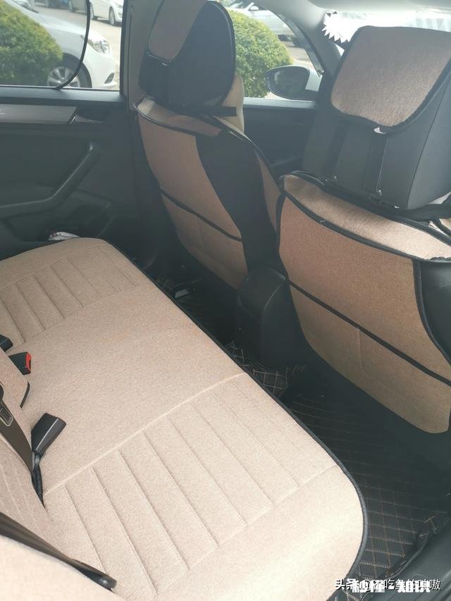 想买一辆10万以下的手动挡车，配置要中高配的，有什么推荐吗