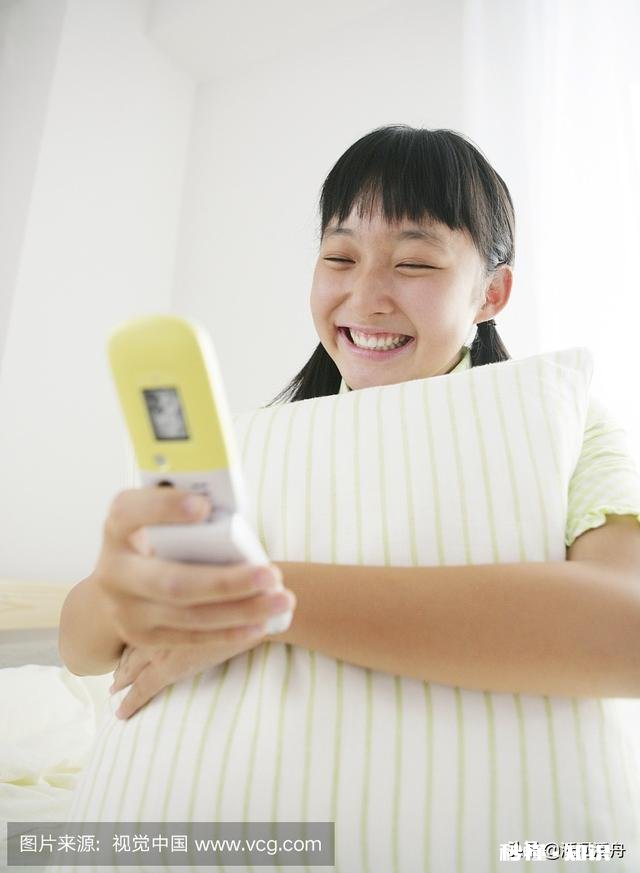 分科后，寒假家长一看到我用手机玩游戏就抢手机，我是高中生。该怎么与他们沟通，我只是想玩玩放松的