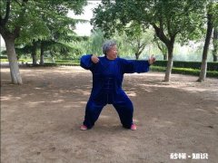 请问，练习健身气功八段锦时，应配合什么样呼吸方式最好呢