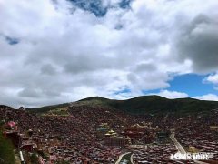 如果远亲平时没有来往，一旦他家人去世，叫你送礼合适吗比如舅母娘，或她的亲家