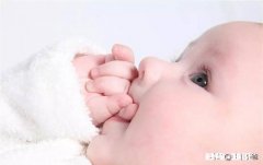 宝宝辅食添加初期要怎么预防过敏