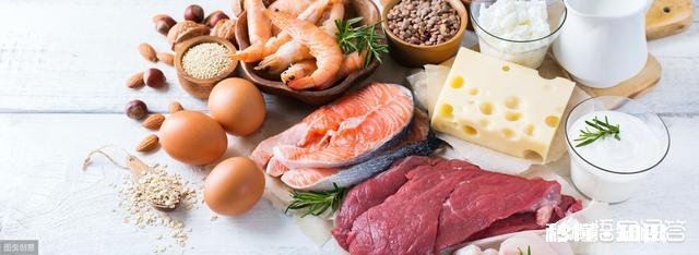 怀孕初期都应该吃什么对胎儿发育有帮助什么时候开始喝含DHA的孕妇奶粉