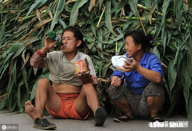 农村老一辈的人都是白头偕老一直生活下去，但现在的农村新人却离婚的很多，为何这么多