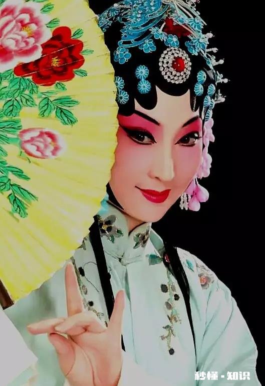 上联：杨桃肚细贵妃美。求下联：……拜君赐对