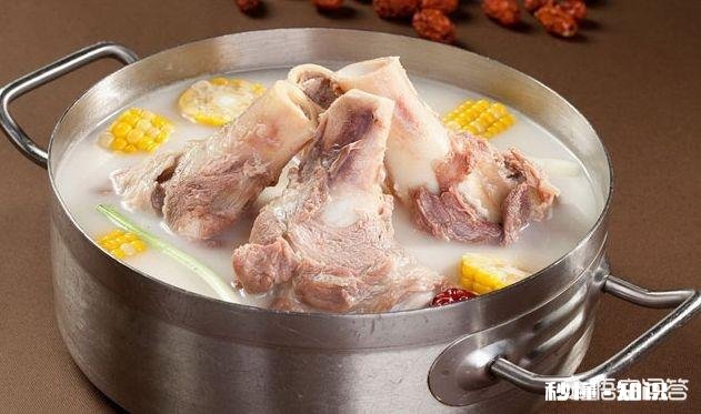 坐月子哪些食物不利于宝宝发育，还影响产妇身材恢复