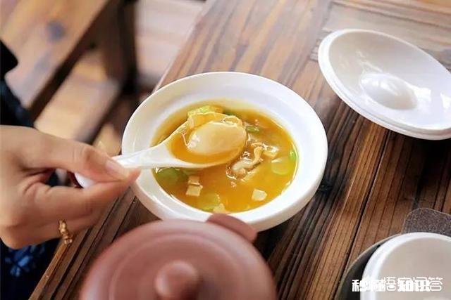 坐月子哪些食物不利于宝宝发育，还影响产妇身材恢复