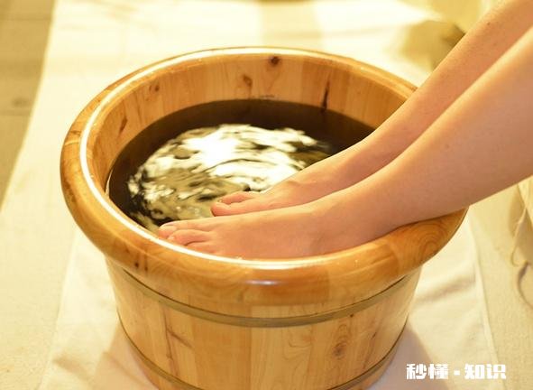 艾叶晚上可以泡脚吗有什么功效