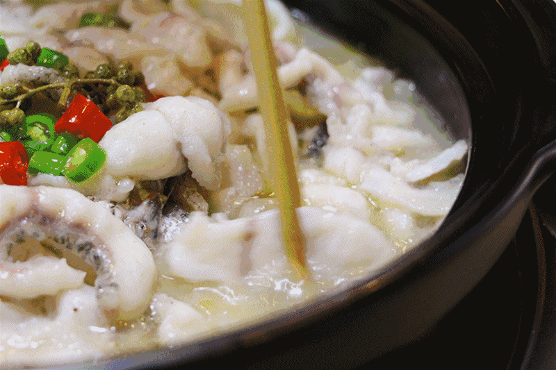 怎么做出肉质滑嫩，味道鲜美的酸菜鱼