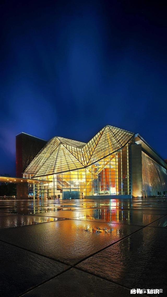 你知道有哪些不是同一首古诗词的句子组合起来毫无违和感