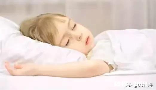 宝宝什么时候能睡枕头?我家宝宝现在一岁零十八天