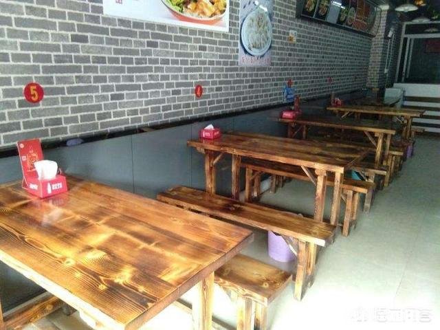 我想自己去开家店,不知道开什么店风险小一些,投资少一些,收入稳定一点的