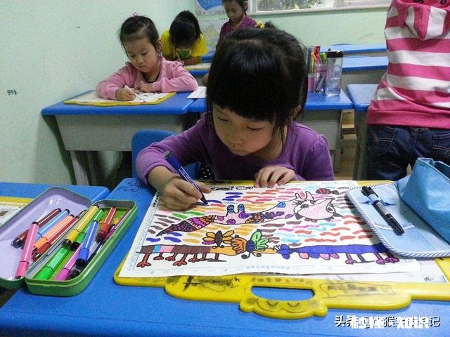 孩子学画画两年了可是我觉得孩子并没有什么长进，这不是白学了，大家有什么好的建议吗