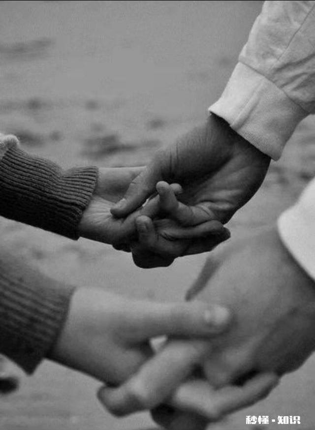 弟弟理所当然的认为姐姐就该一次又一次的借钱给他吗