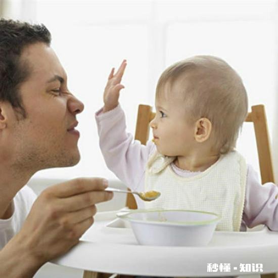 小男孩子,玩儿的太兴奋、太激动了就想伸手抓别人脸,怎么办