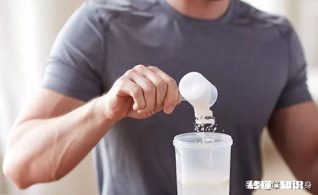 想增肌,每天健身房练一两个小时,但是之前教练说我蛋白质比较少,买增肌粉还是蛋白粉