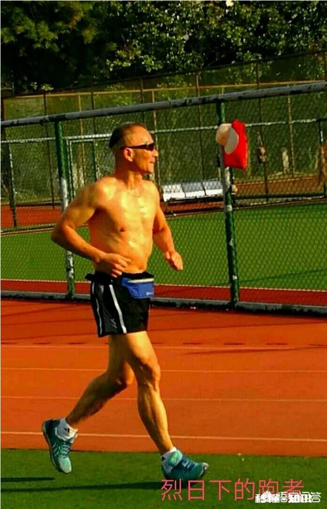 想增肌,每天健身房练一两个小时,但是之前教练说我蛋白质比较少,买增肌粉还是蛋白粉