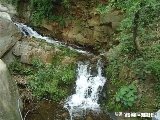 如何理解“山不在高,有仙则名。水不在深,有龙则灵。”