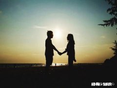 婆婆总是以看小孩儿为由随意进出我的房间，该怎么和她说