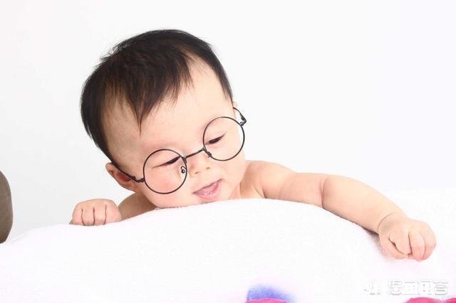 宝宝晚上睡觉总是磨牙,该咋办