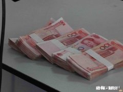 一个月50000元现金或者一个月不能玩手机。你愿意选择哪个为什么
