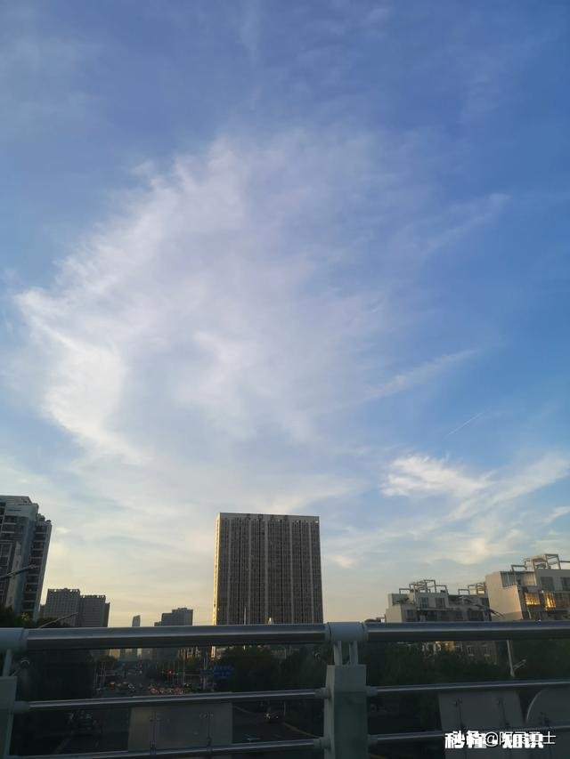 经历了太多的人情冷暖让我再也不敢相信任何人,是不是我的错