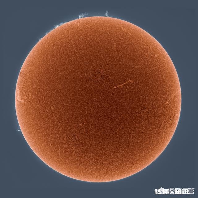 太阳光照到地球大约8分钟，请问太阳光突然灭了，照到地球的光是8分钟后才消失吗