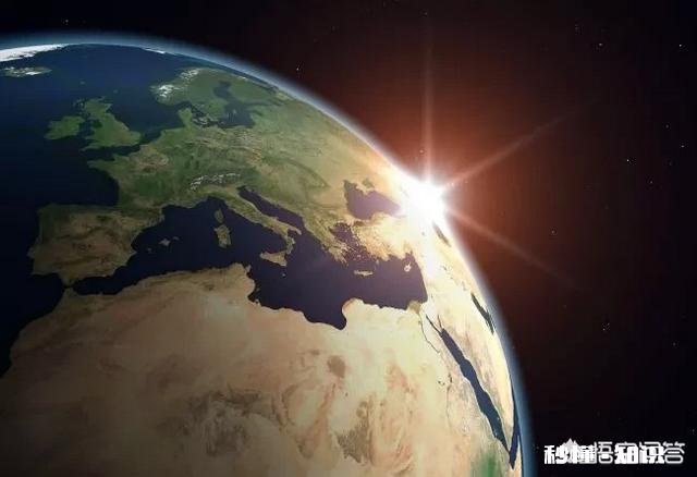 太阳光照到地球大约8分钟，请问太阳光突然灭了，照到地球的光是8分钟后才消失吗