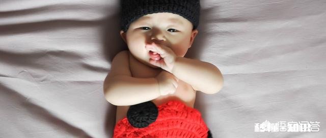 冬季新生儿多久可以抱出门不是满月,也不是百天,哪个时间对宝宝最好