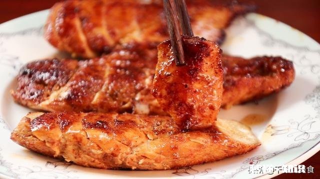 减脂健身吃的鸡胸肉是肉鸡的好还是土鸡的好