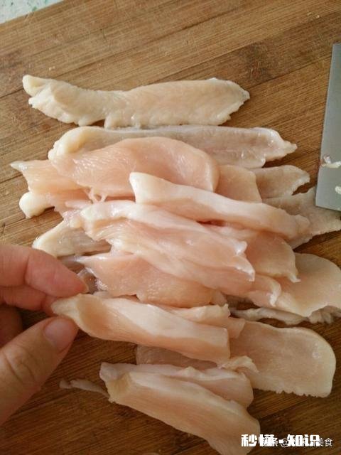 减脂健身吃的鸡胸肉是肉鸡的好还是土鸡的好