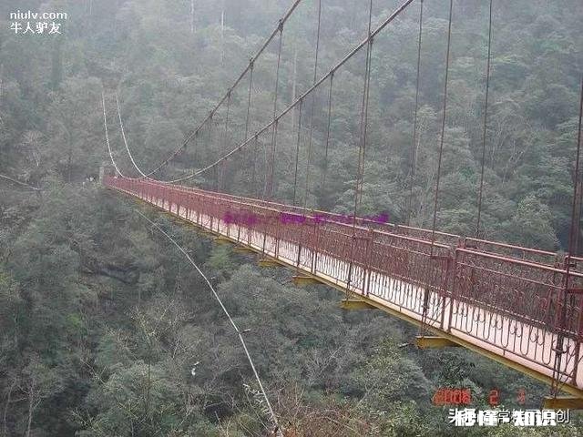 下联:野渡无人横短桡,如何对上联