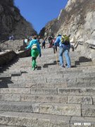 下联：野渡无人横短桡，如何对上联