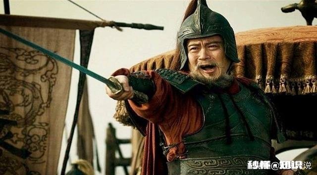 《三国演义》的人物里,袁绍,袁术两兄弟,初期势力最强,为什么不合力共伐曹操