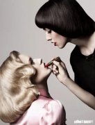 如果你老公的姐姐总找你老公帮忙，你觉得自己应该怎么办