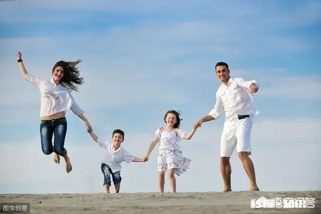 爱上一个生活三观非常糟糕的女人,要不要和她的家人一起挽救他