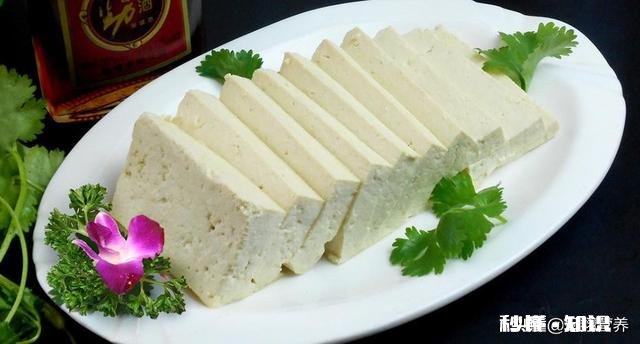 做骨头汤时加一点醋，有助于骨头中的钙的析出，这种说法有道理吗，如果有道理该什么时候加