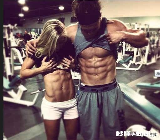 本人健身现已健身一年,请问各位大神可以一周练七天吗蛋白粉肌酸都长期吃,有点熬夜但每天也能睡足九小时