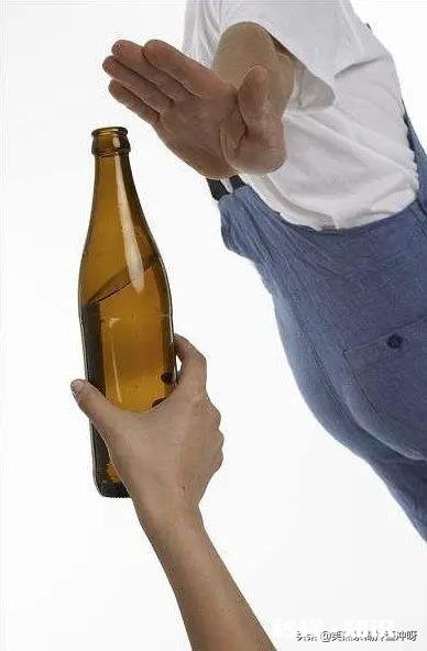 尿酸高是什么原因呢都需要注意什么呢