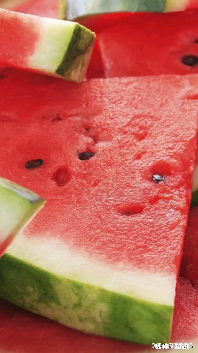 西瓜包上保鲜膜，会导致细菌越来越多吗保鲜膜还能用吗