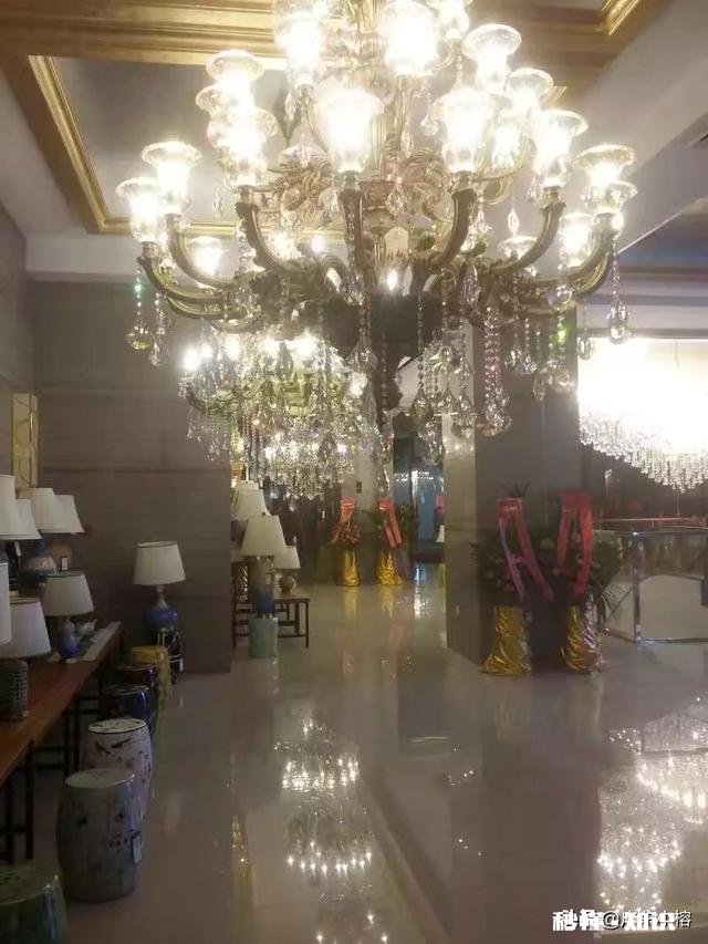 朋友们有哪位知道广东买灯饰去哪便宜