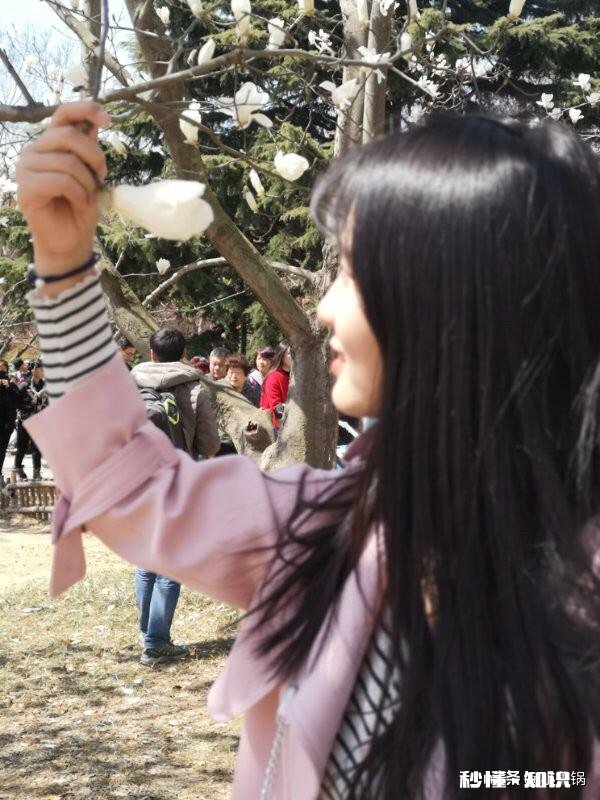 晚上睡觉时脸上该涂什么来护肤呢